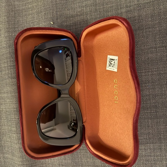 Gucci Accessories - Gucci Black Sunglasses with Burgundy Case